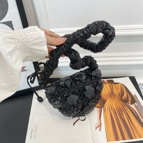 Women's Fashionable Pleated Cloud Shoulder Messenger Bag (Color: Black)
